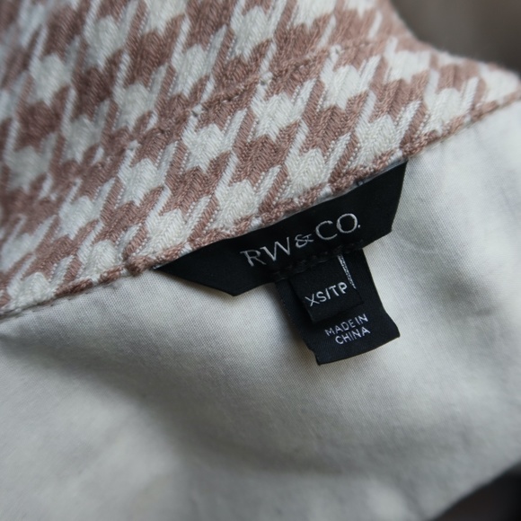 Shacket - Picture 5 of 5